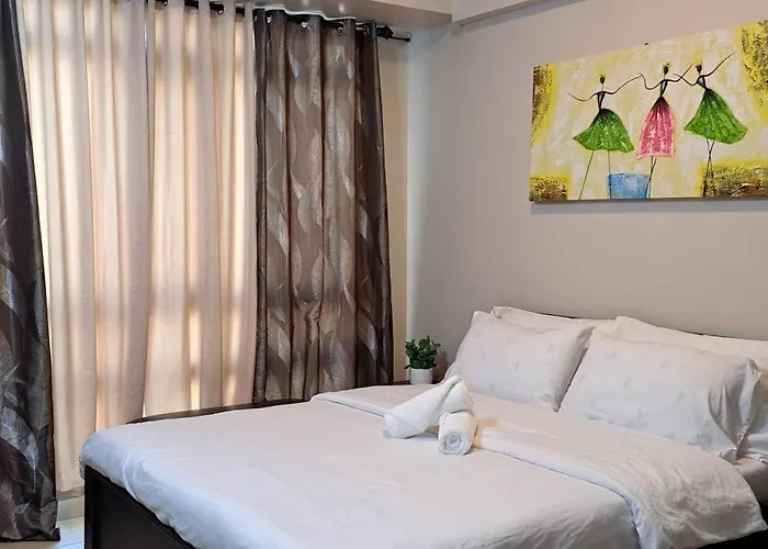 Pasay Condotel Near Naia Aparthotel